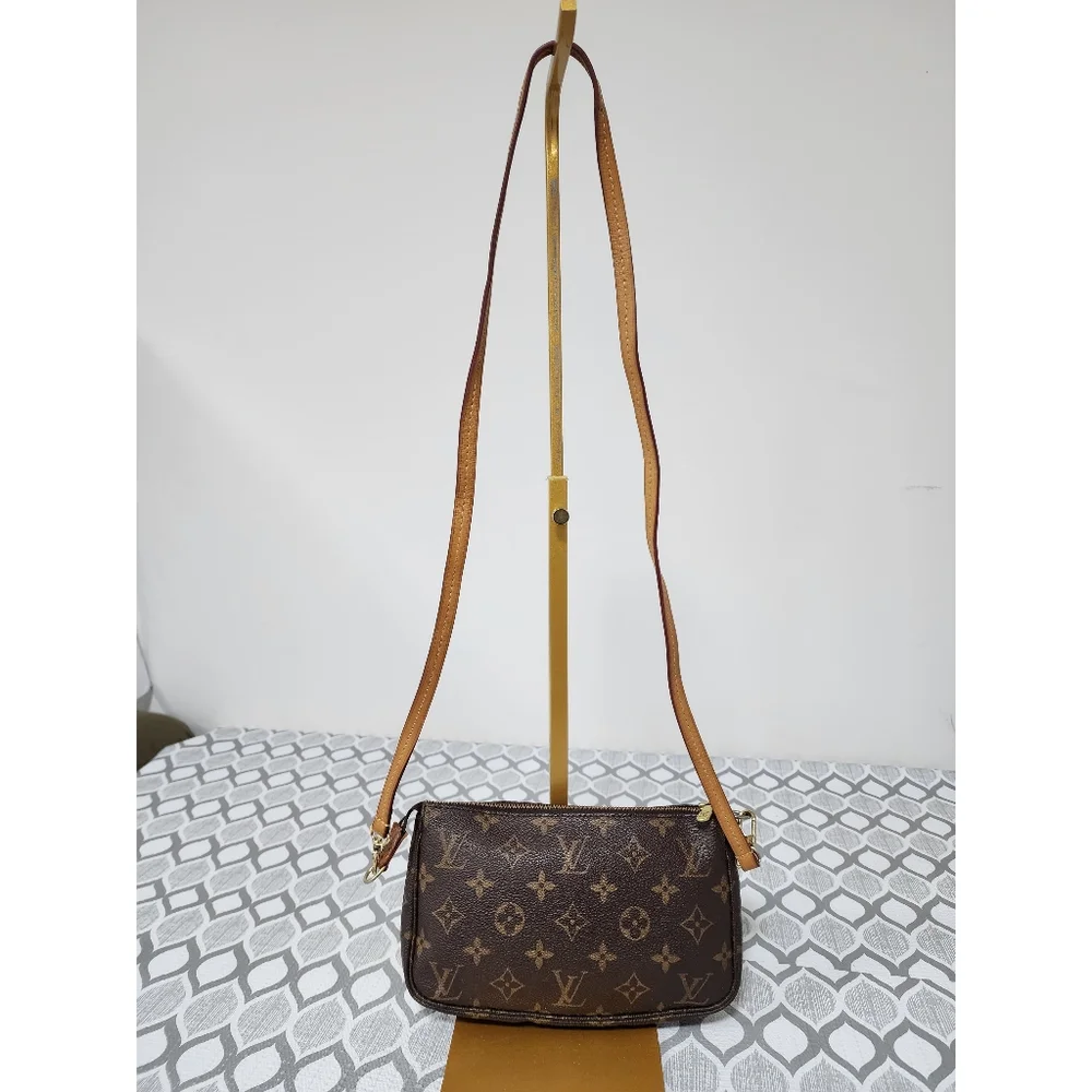LOUIS VUITTON POCHETTE ACCESSORIES MONOGRAM canvas